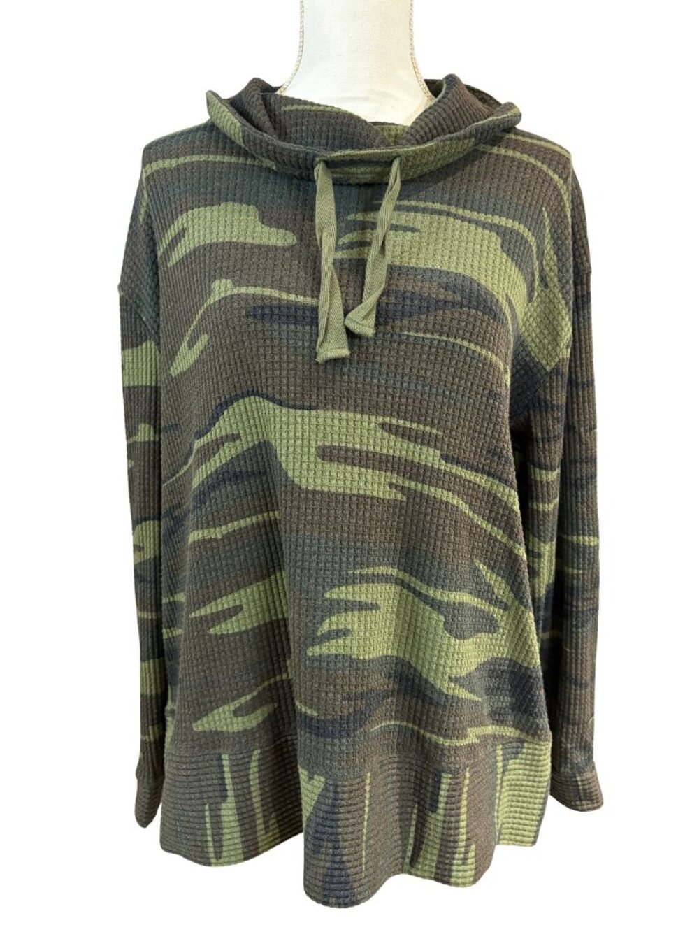 Belle by Kim Gravel Women's Top Sz 1X Camo Waffle Knit Cowl Neck Green (SKU:51W)